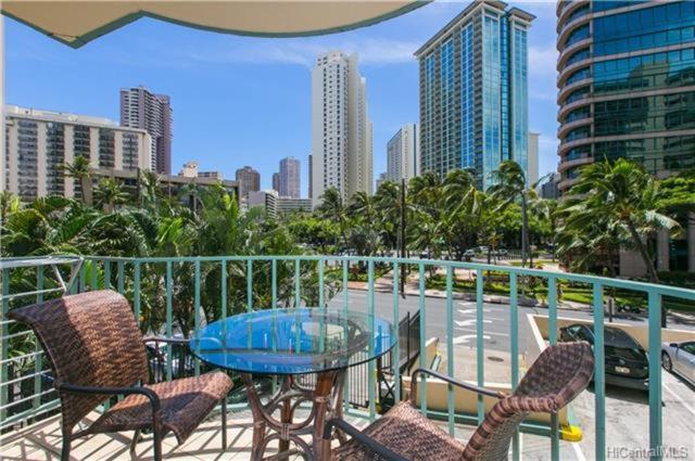 Waikiki 2Br King/King Beds Newly Renovated Apartment โฮโนลูลู ภายนอก รูปภาพ