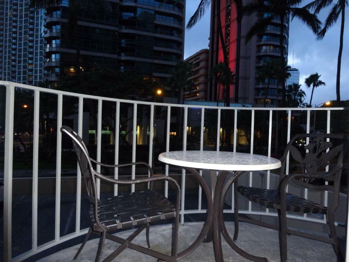Waikiki 2Br King/King Beds Newly Renovated Apartment โฮโนลูลู ภายนอก รูปภาพ